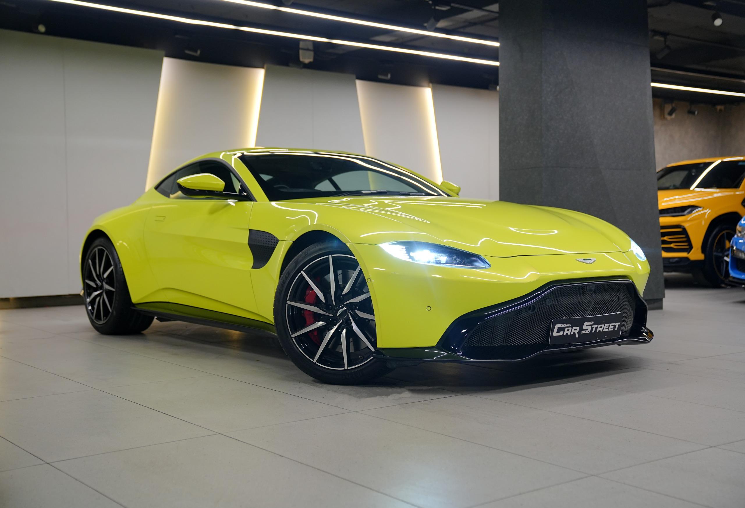 Aston Martin V8 Vantage Coupe